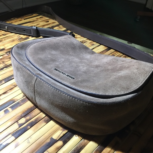 MK Cross Body - Picture 3 of 8